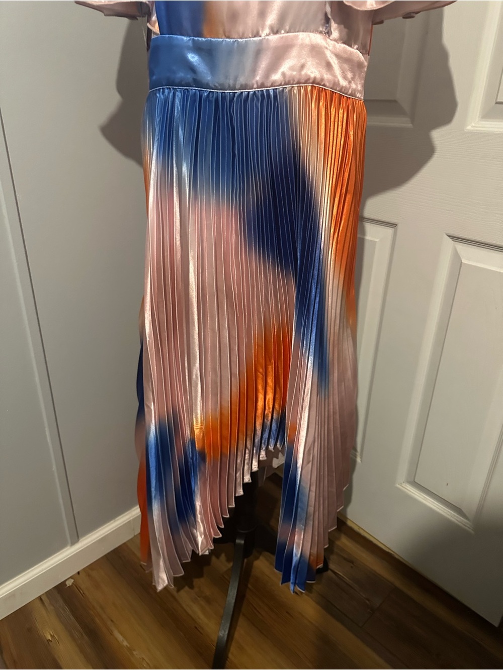 SHEIN Multicolor Satin Asymmetrical Pleated Shirtdress in Pink, Blue & Orange - Picture 9 of 12